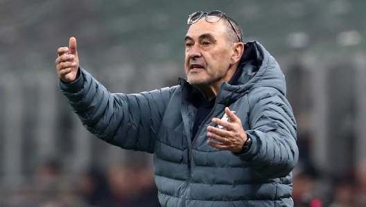 Lazio e Napoli si sfidano: Sarri valuta il mercato e l’Europa