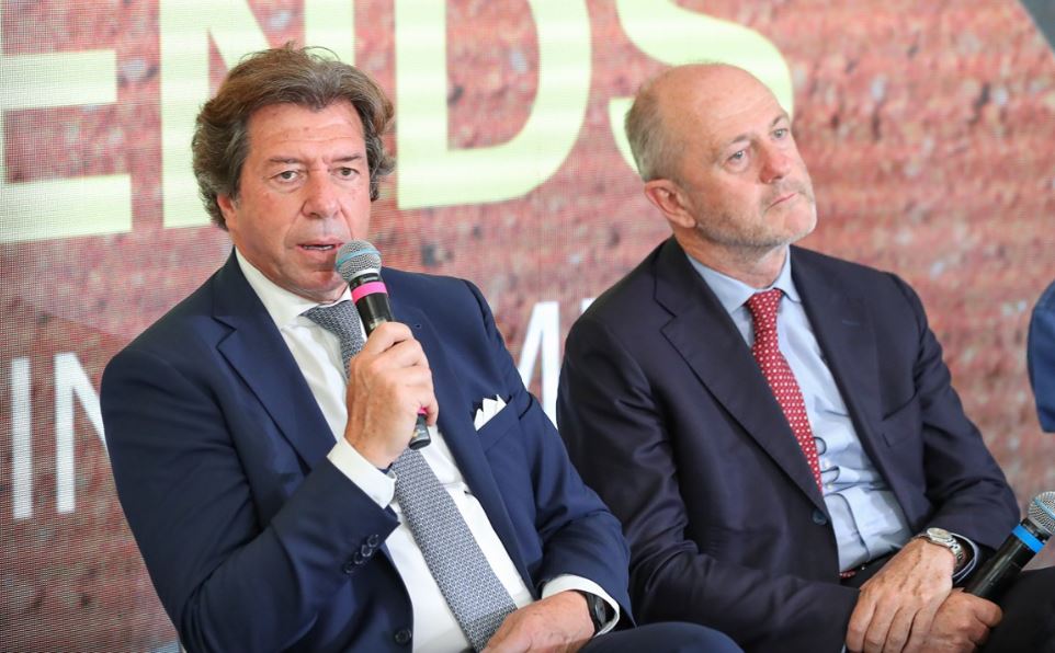 “Non lasciamo nessuno solo”: la Davis Cup e la Billie Jean King Cup in mostra al Gemelli