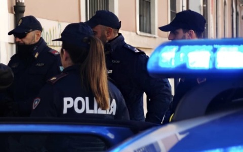 Operazione della Polizia a Tor Vergata: cinque arresti per riciclaggio di auto rubate