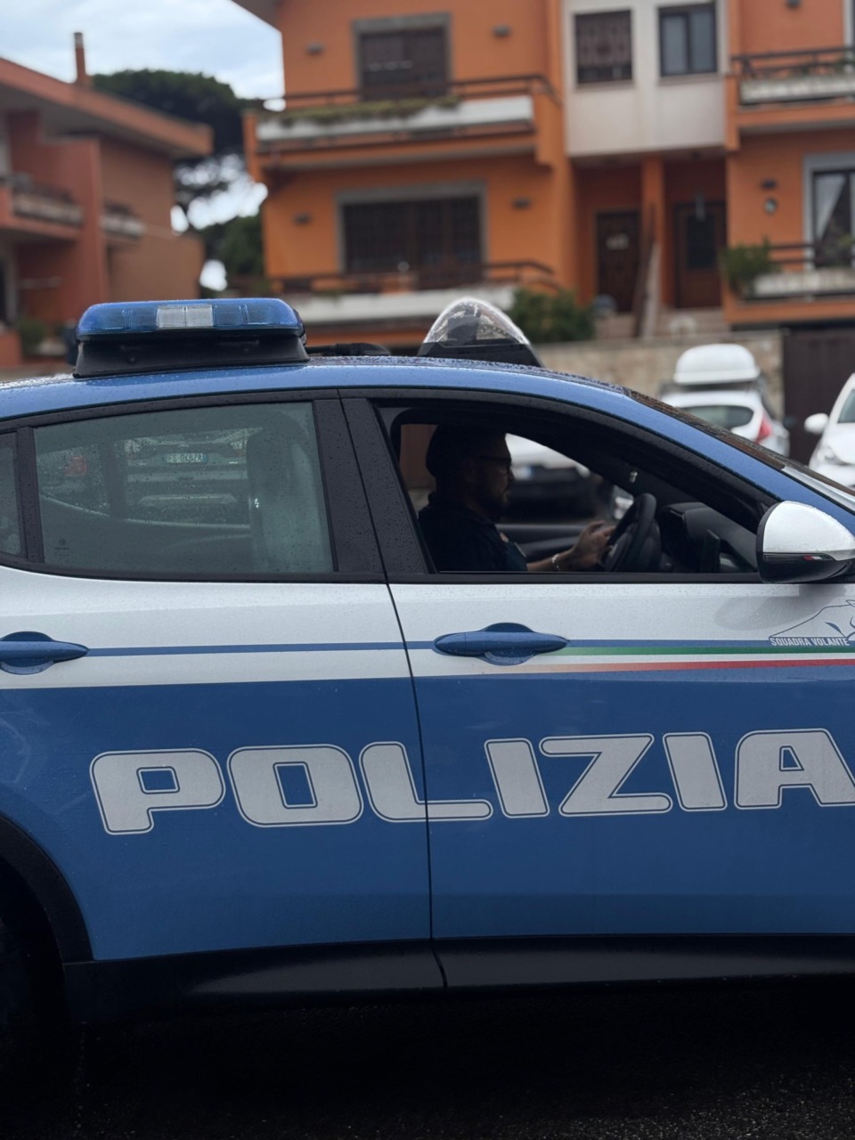 Polizia scopre droga in luoghi inusuali nel Quarticciolo: quattro arresti