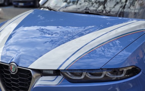 Quattro arresti della polizia per rapine e violenze