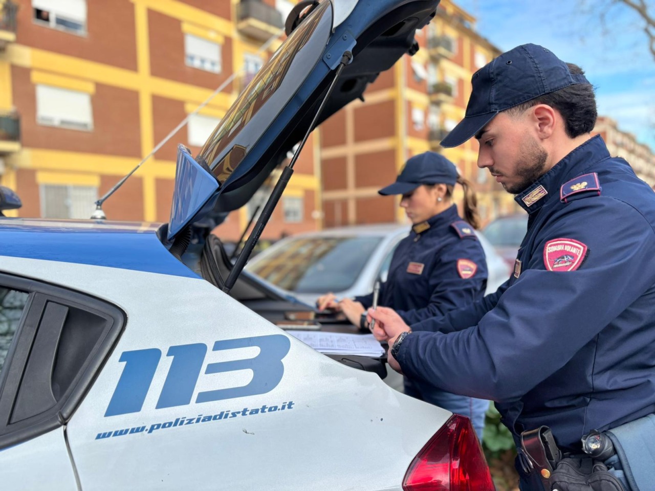 Sequestrati oltre un chilo di hashish e due fucili