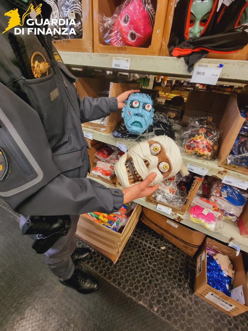 Sequestro di oltre un milione di articoli di Carnevale da parte della Guardia di Finanza