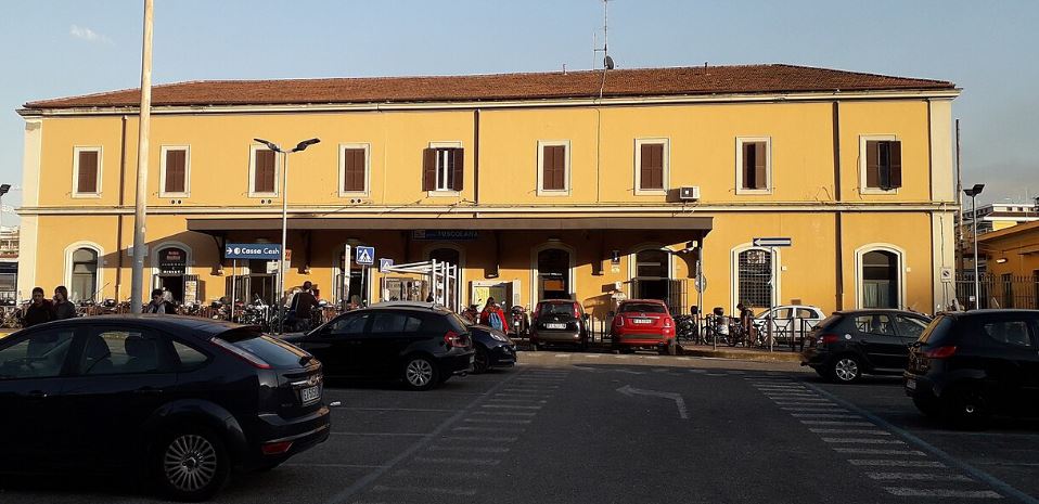 Tenta di violentare una donna in un sottopasso alla Tuscolana, arrestato un 23enne