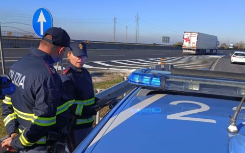 Truffatore di un’anziana a Maranello bloccato sull’A1