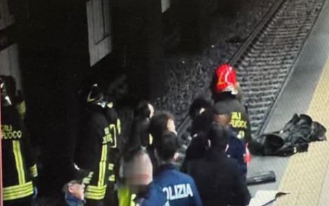 Un uomo perde la vita investito da un treno della metropolitana