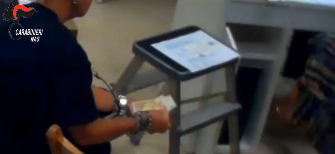 Arrestati otto individui per peculato e circonvenzione ai danni di anziani e fragili