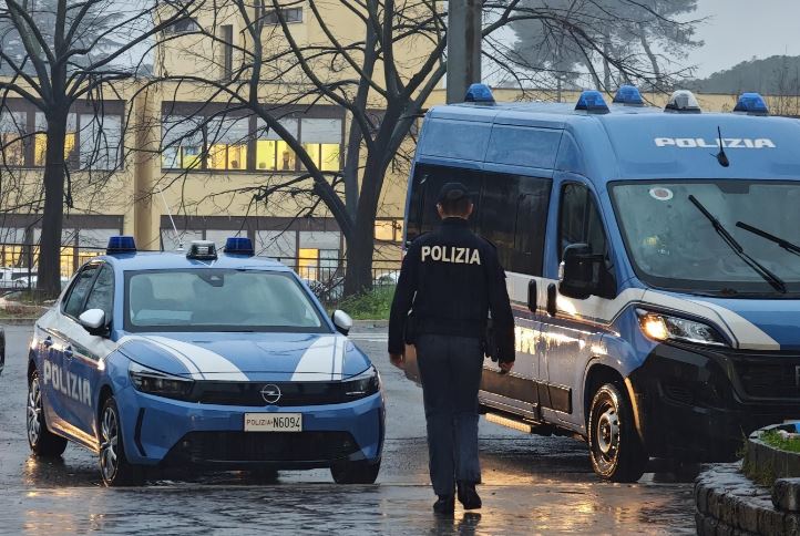 Arrestato il gestore di un centro multiservizi: droga tra le spedizioni