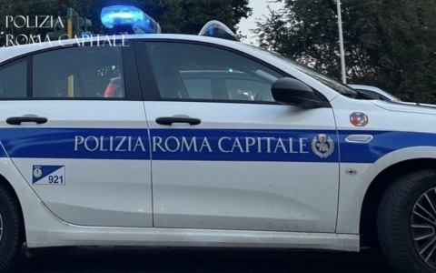 Arrestato un giovane per rapina in viale Partenope