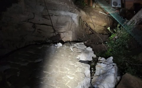 Crollo di un muro di contenimento provoca la morte di un uomo di 60 anni