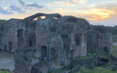 Crollo di una porzione di muro alle Piccole Terme di Villa Adriana