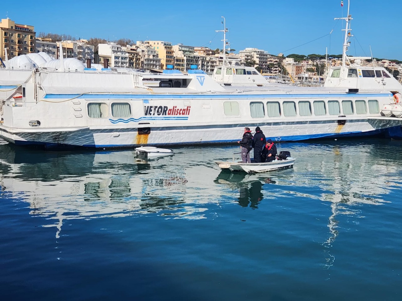 Drone marino per la pulizia del porto di Anzio