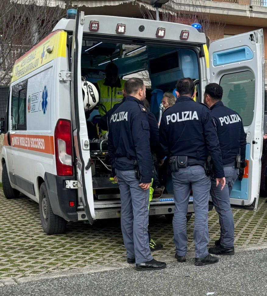 Due agenti si lanciano tra le fiamme a Rocca di Cencia per salvare due vite