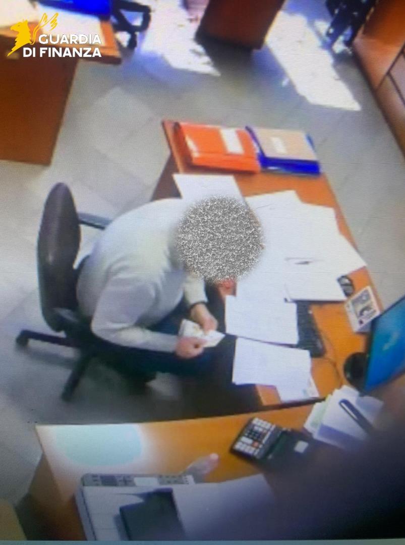Funzionario del Tribunale di Velletri indagato per peculato