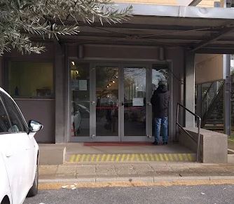 Furto negli uffici della Asl: vigilante spara due colpi di avvertimento