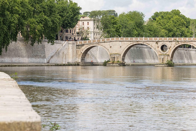 Il Tevere resta in allerta: mantenere prudenza e seguire i divieti