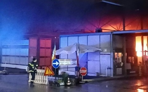Incendio nel centro di raccolta: AMA non esclude dolosità