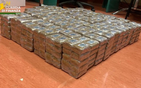 Narcotraffico: oltre 854 chili di stupefacenti confiscati in tre mesi