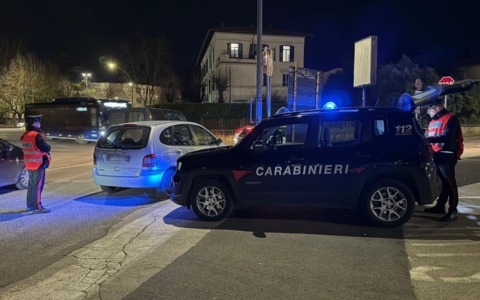 Operazioni di polizia nell’area della movida: denunce e sequestri