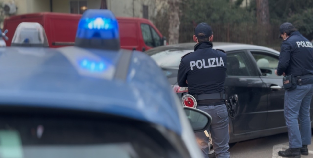Operazioni straordinarie della polizia sul litorale di Ostia: arresti e denunce