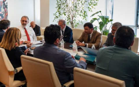 Rafforzare i collegamenti marittimi con le isole pontine