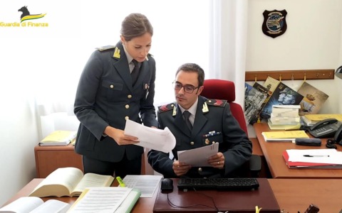 Scoperta maxi frode fiscale: oltre 32,6 milioni di euro trasferiti all’estero