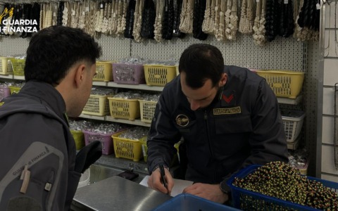 Sequestrati 4 milioni di prodotti non sicuri alla Stazione Termini