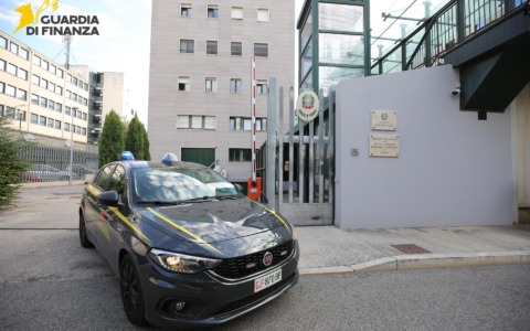 Sequestro da oltre 4 milioni a imprenditore per truffe finanziarie