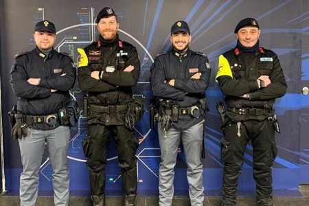 Soccorso di una donna in metropolitana a Roma