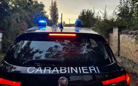 Straniero tenta di forzare un’abitazione con una roncola, denunciato un 45enne
