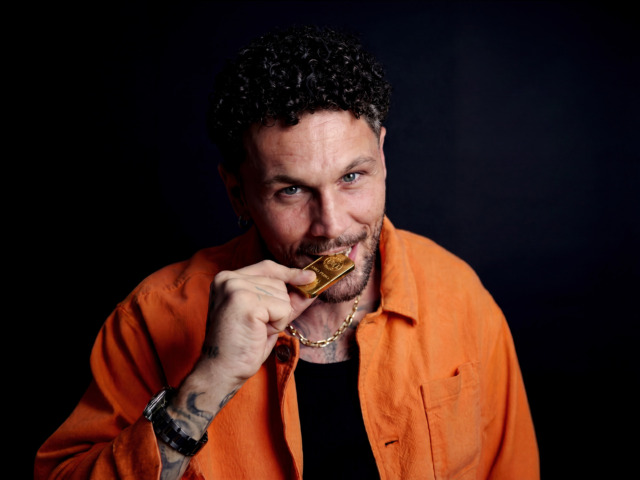 Mr. Oro, imprenditore e star in tv