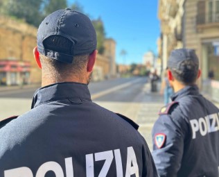 Arrestata coppia per furti di abbigliamento