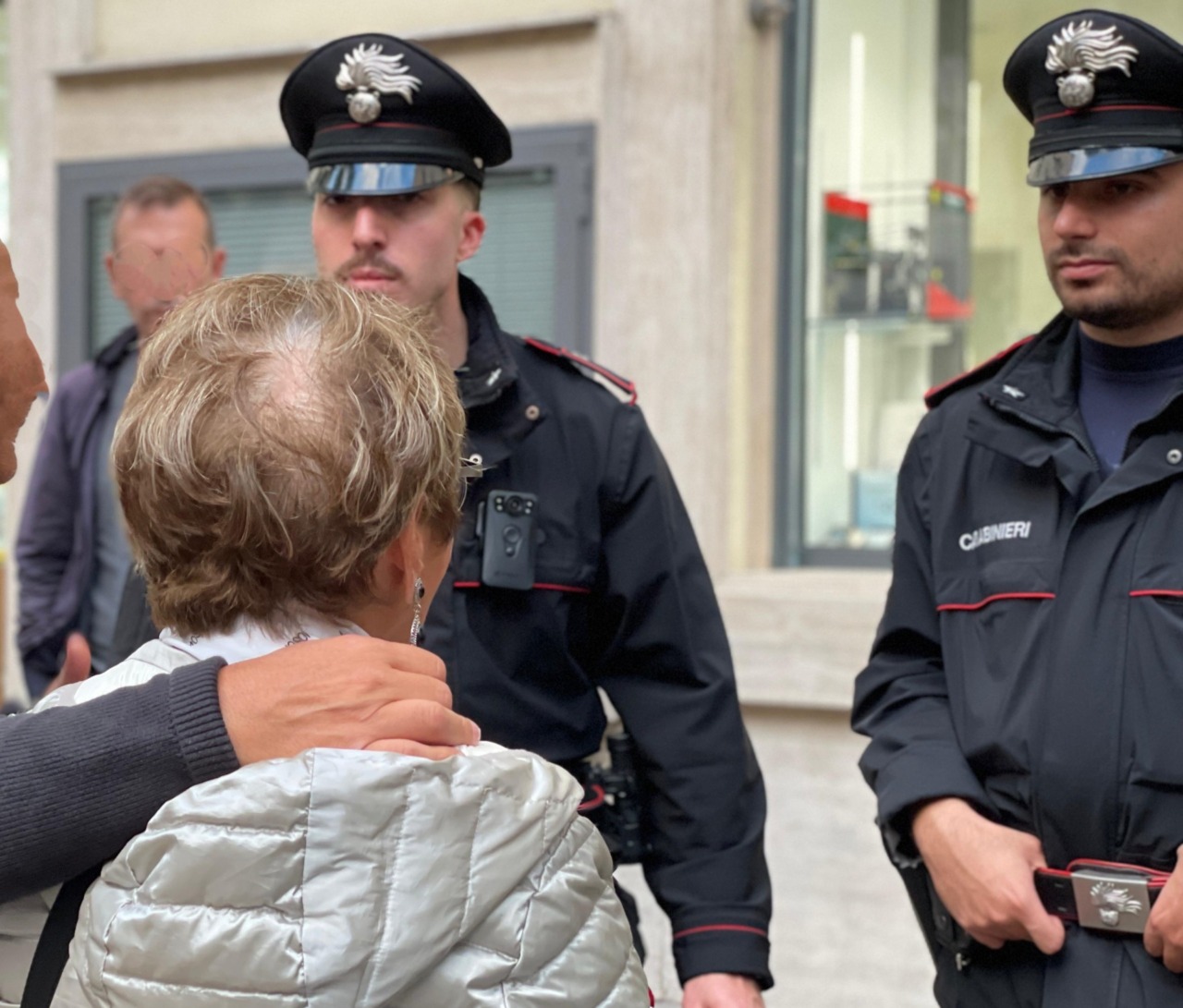 Arrestato un uomo dopo il tentativo di derubare un’anziana con un cacciavite