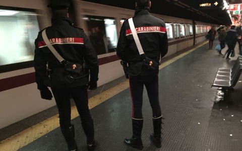 Arresto per molestie su un minorenne di 16 anni nella metro di Roma