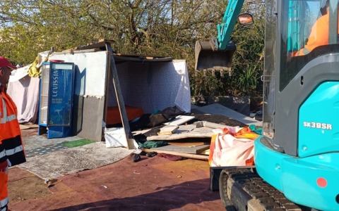 Avviata la rimozione di 300 tonnellate di rifiuti nel Parco Prenestino