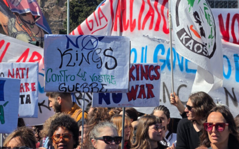 Corteo No Kings: manifestanti contro guerre e governo
