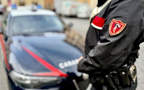 Due uomini senza fissa dimora arrestati per rapina ai danni di un cittadino pakistano