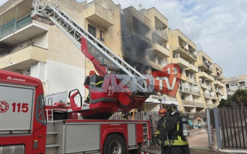 Fiamme in una palazzina di Corso Italia, evacuati gli abitanti