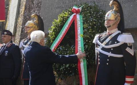 Fosse Ardeatine, omaggio di Mattarella alle vittime