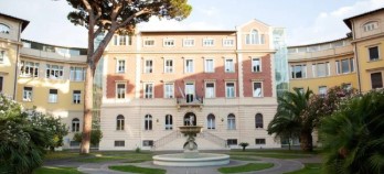 Giovane aggredisce il vetro del pronto soccorso, fermato dai carabinieri