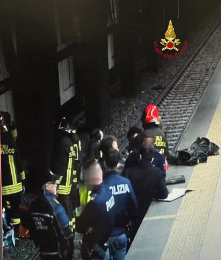 Incendio in un appartamento, una donna perde la vita