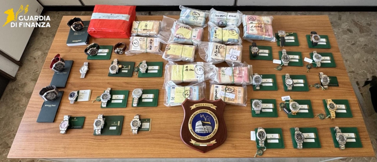 Indagini su orologi falsi e autoriciclaggio: sequestrati beni per oltre 880 mila euro