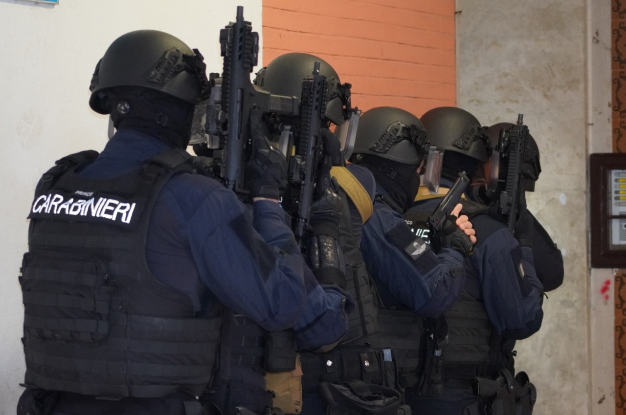 Maxi operazione dei Carabinieri a Ostia: 17 arresti e 42 denunce