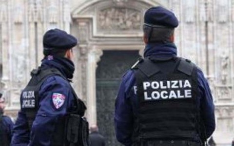 Milano: fermato Consilio Casamonica per aggressione a polizia su un pullman