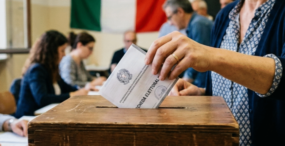 Referendum: apertura straordinaria per CIE e tessere elettorali