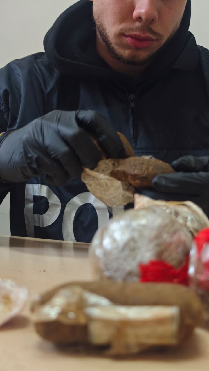 Scoperta di una base di spaccio e ricettazione: sette arresti