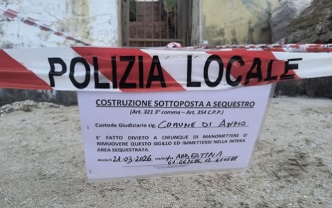 Sequestrata una rampa abusiva per l’accesso alla spiaggia