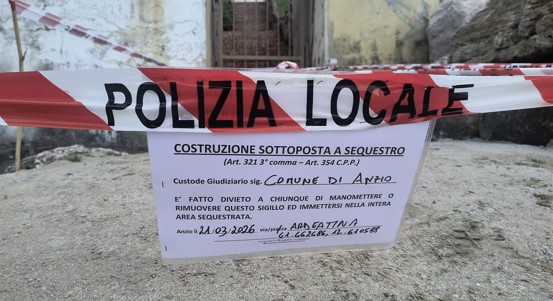 Sequestrata una rampa abusiva per l’accesso alla spiaggia