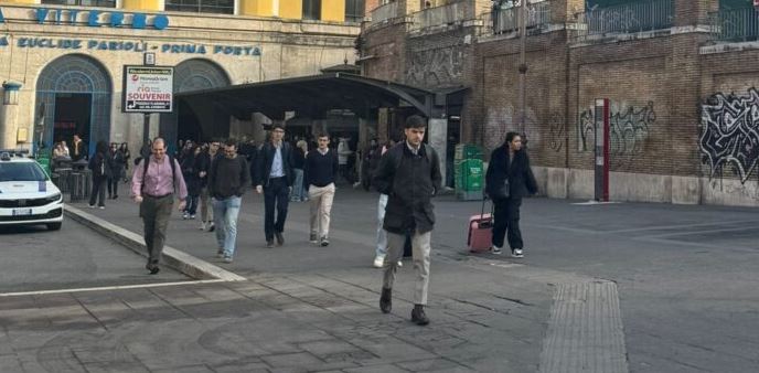 Sgomberato piazzale Flaminio, le bancarelle trasferite a piazza Mancini