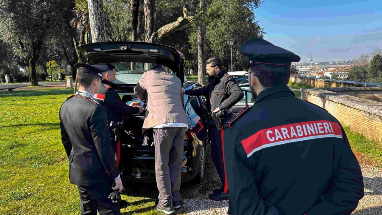 Smantellate strutture abusive a Villa Borghese